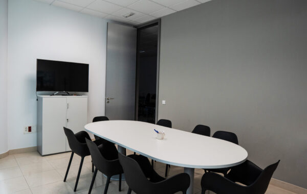 SERVICIOS DE CONTRATACIÓN EVENTUAL DE SALA DE JUNTAS POR DÍAS