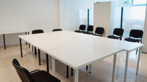 SERVICIOS DE CONTRATACIÓN EVENTUAL DE AULAS POR DIAS